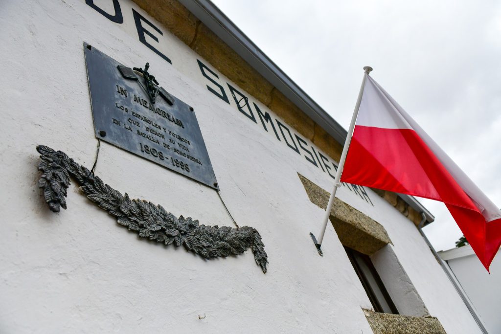 Placa conmemorativa de la Batalla de Somosierra